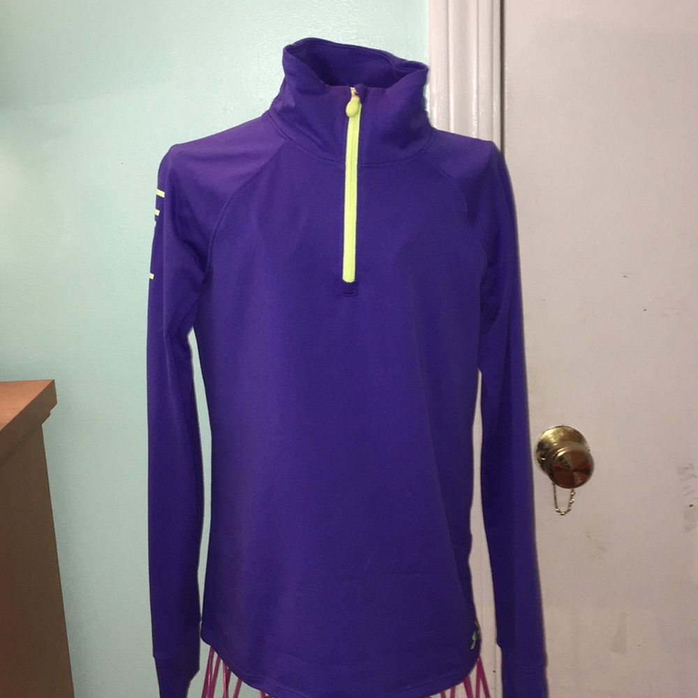 Under armor sweatshirt